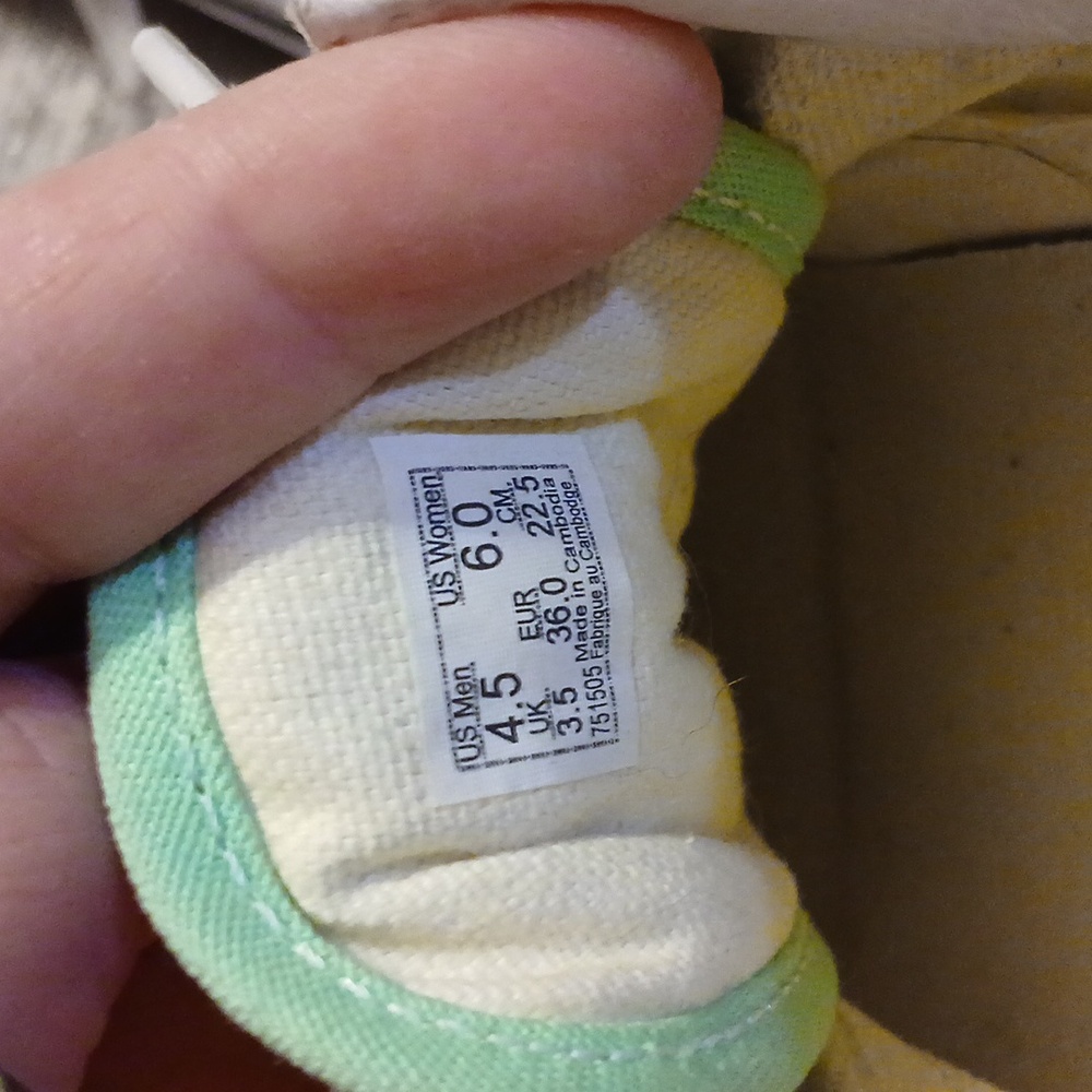 Mint Van's - Picture 5 of 5